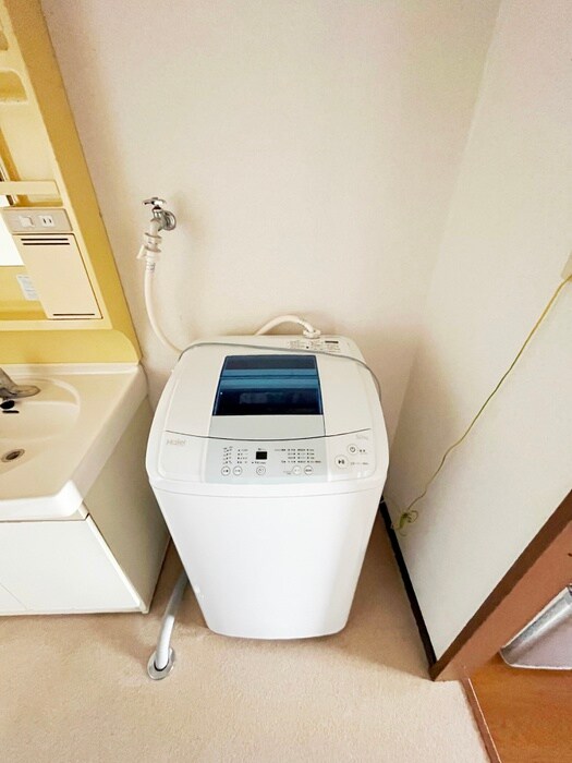 物件内観写真14　(洗濯機置場)