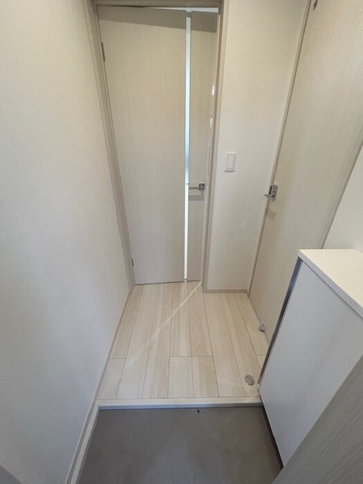 物件内観写真8　(玄関)