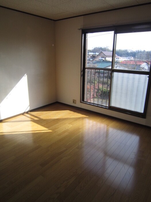 物件内観写真4　(居室)