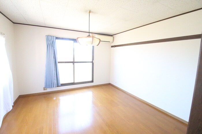 物件内観写真4　(居室)