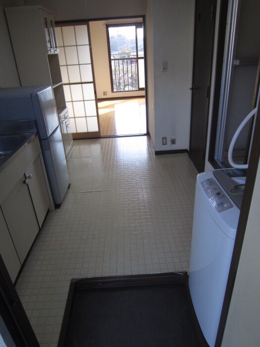 物件内観写真13　(玄関)