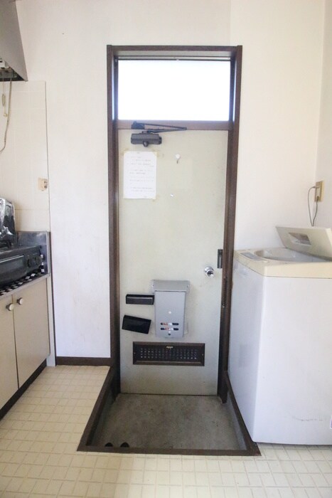 物件内観写真15　(玄関)