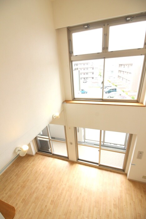 物件内観写真15　(室内からの展望)