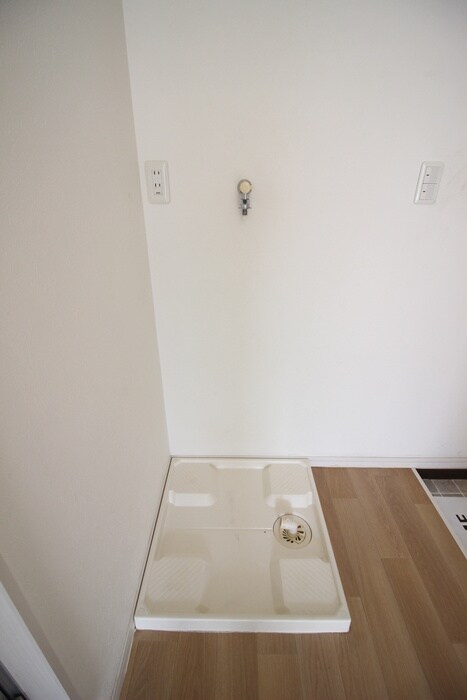 物件内観写真14　(洗濯機置場)