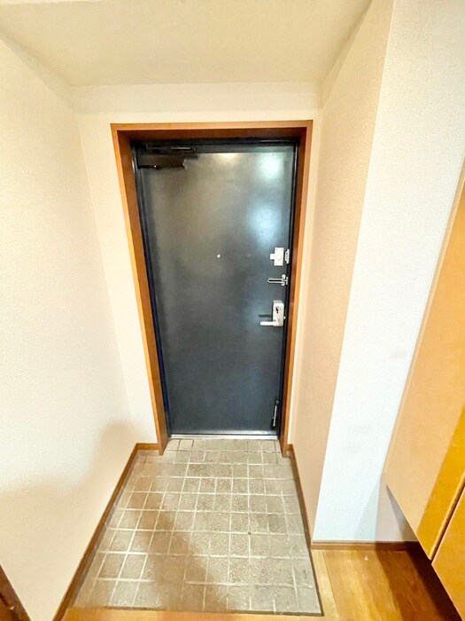 物件内観写真22　(玄関)