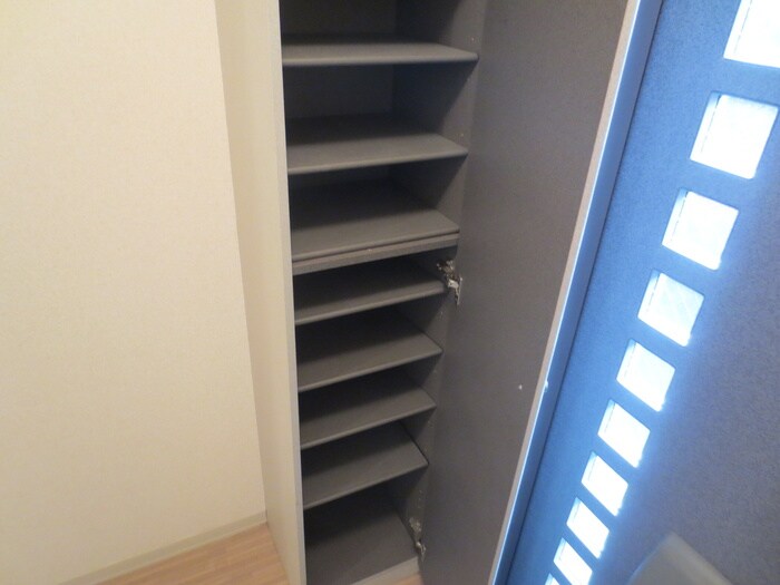 物件内観写真15　(靴箱)