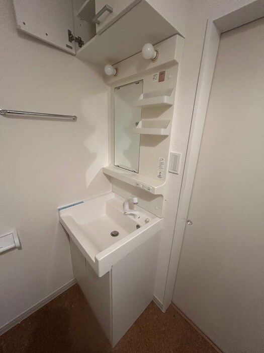 物件内観写真8　(洗面)