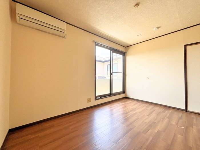 物件内観写真10　(居室)