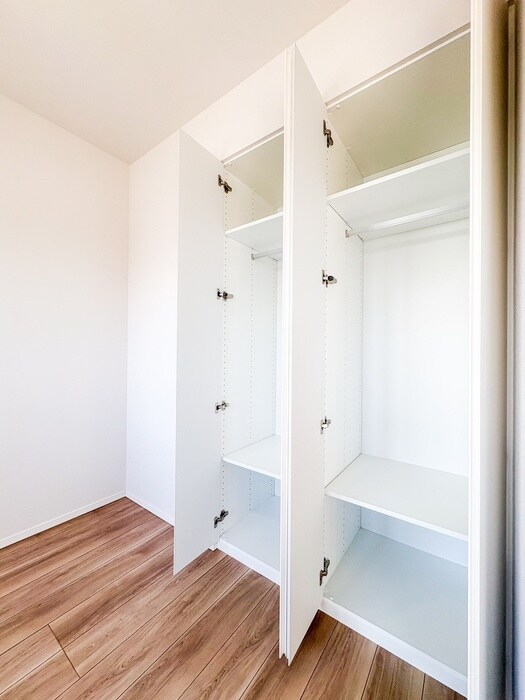 物件内観写真12　(収納)