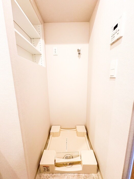 物件内観写真16　(洗濯機置場)