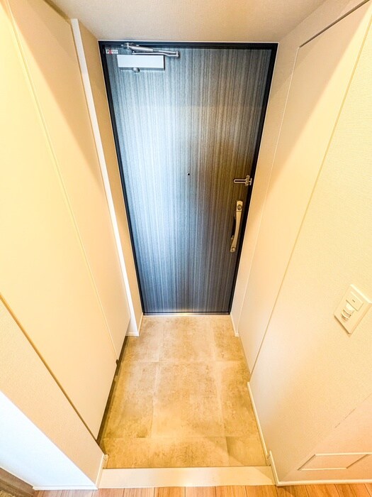 物件内観写真18　(玄関)