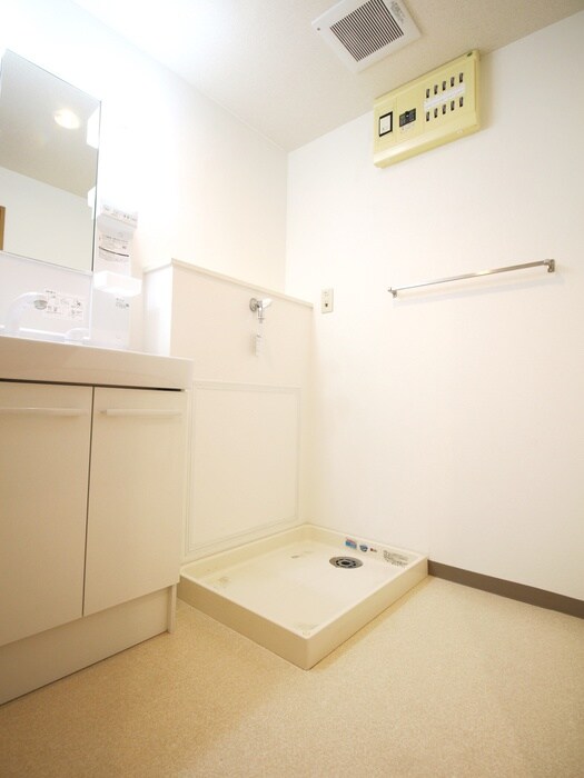 物件内観写真13　(洗濯機置場)