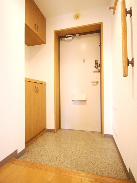 物件内観写真16　(玄関)