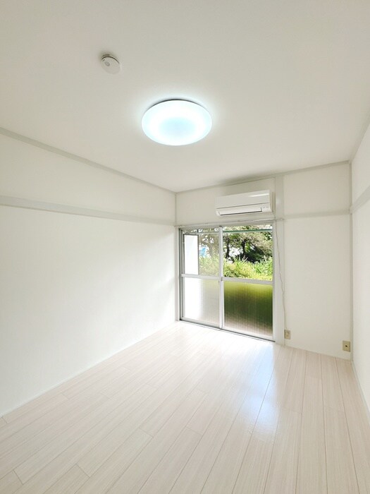 物件内観写真4　(居室)