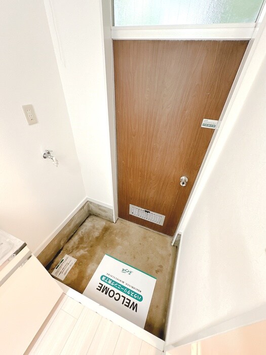 物件内観写真12　(玄関)