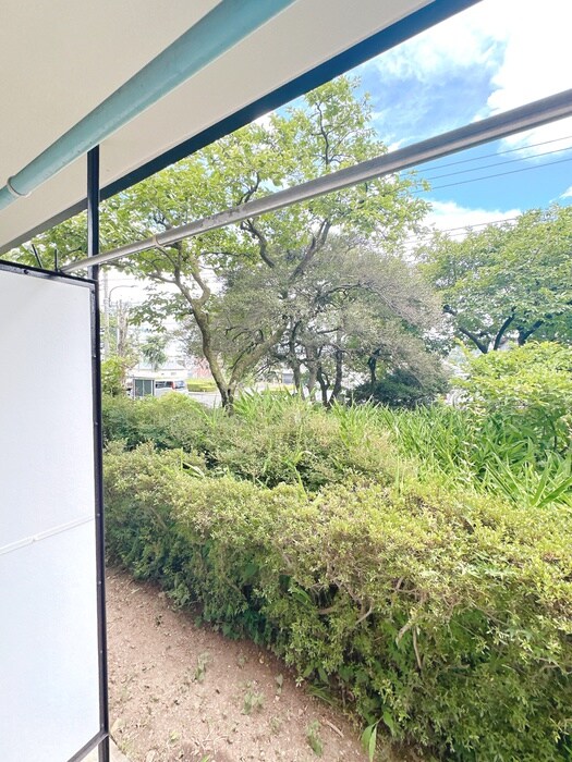 物件内観写真13　(室内からの展望)