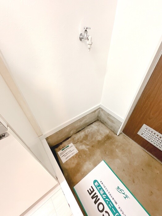 物件内観写真16　(洗濯機置場)