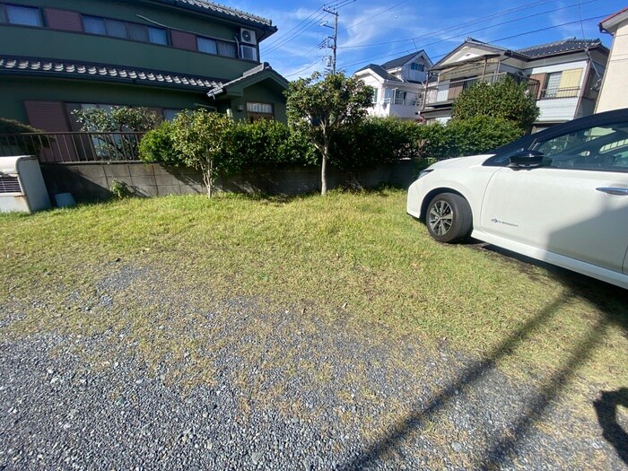 物件外観写真3　(駐車場)