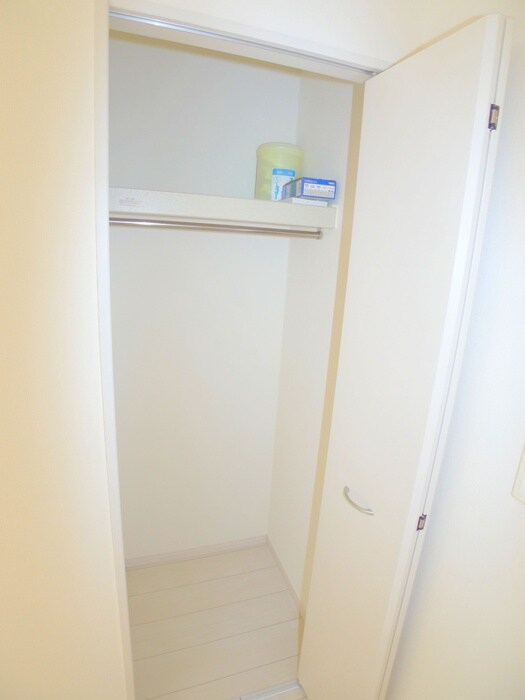 物件内観写真12　(収納)