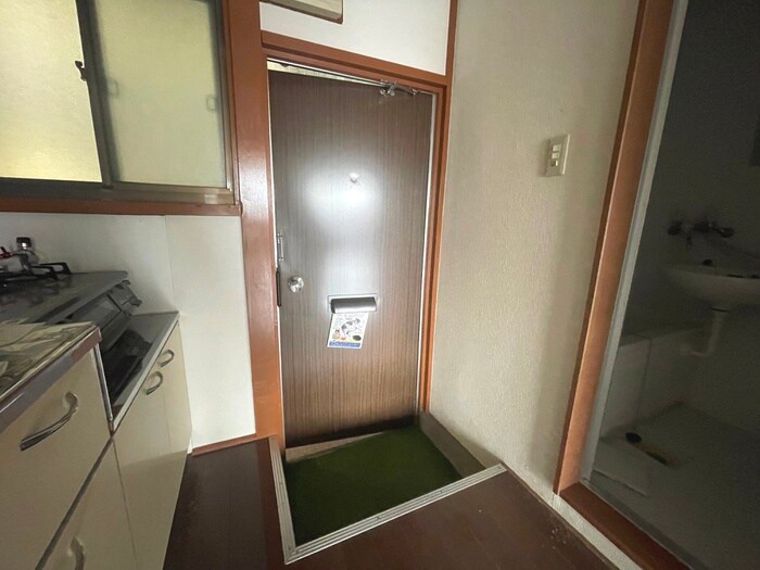 物件内観写真18　(玄関)