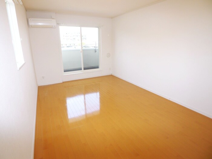 物件内観写真3　(居室)