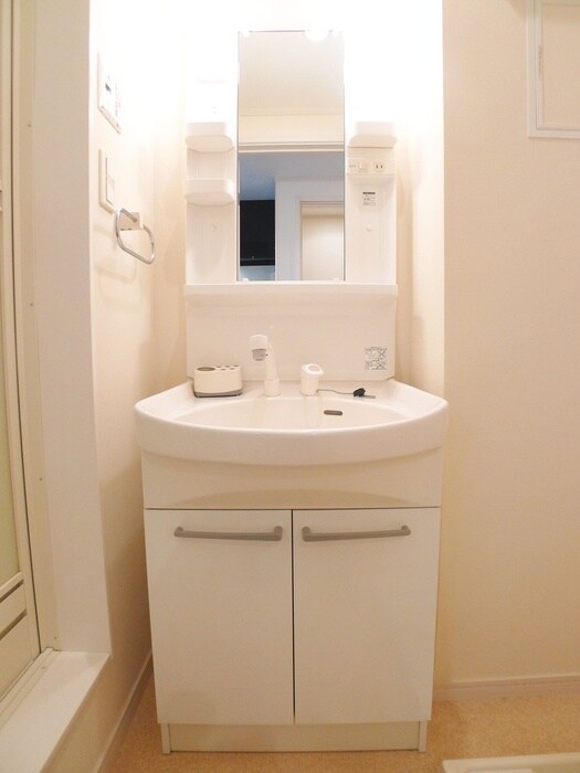 物件内観写真8　(洗面)