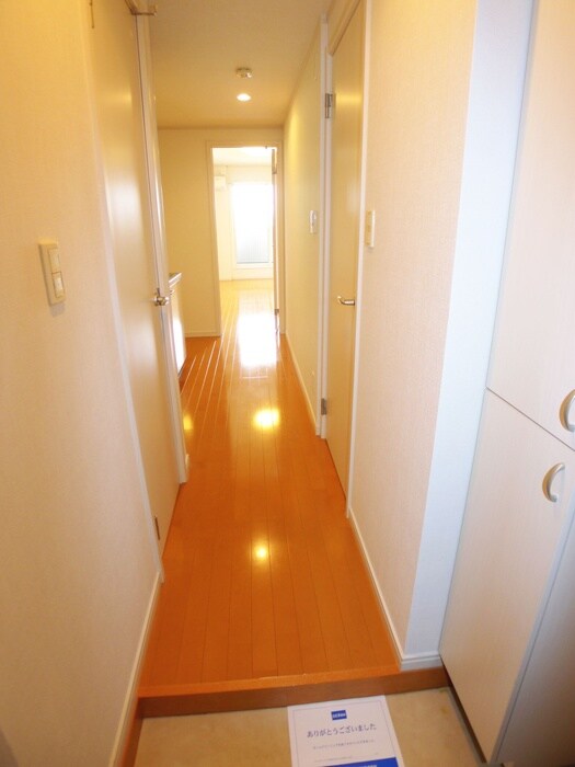 物件内観写真12　(廊下)