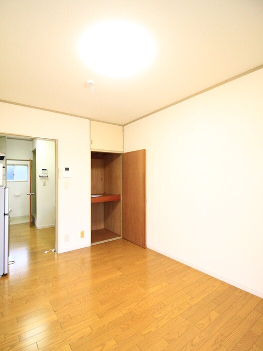 物件内観写真4　(居室)