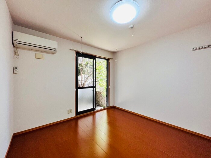 物件内観写真8　(居室)