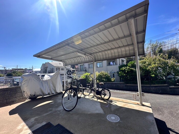 物件外観写真6　(駐輪場)