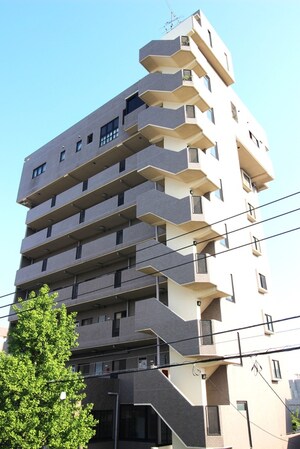 ローヤルヒルズ外観写真