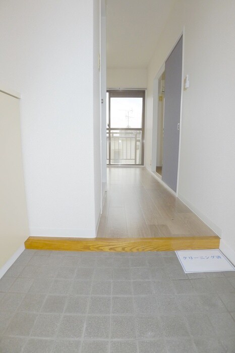 物件内観写真15　(玄関)