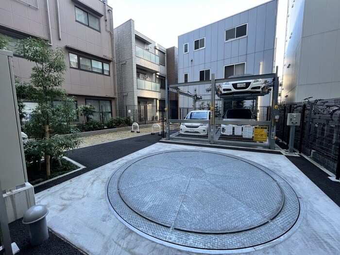 物件外観写真5　(駐車場)