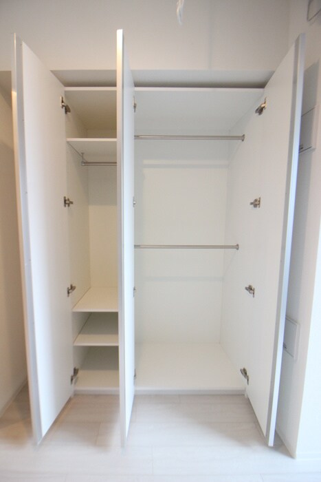 物件内観写真12　(収納)