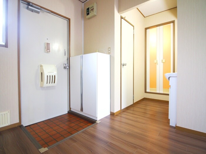 物件内観写真20　(玄関)