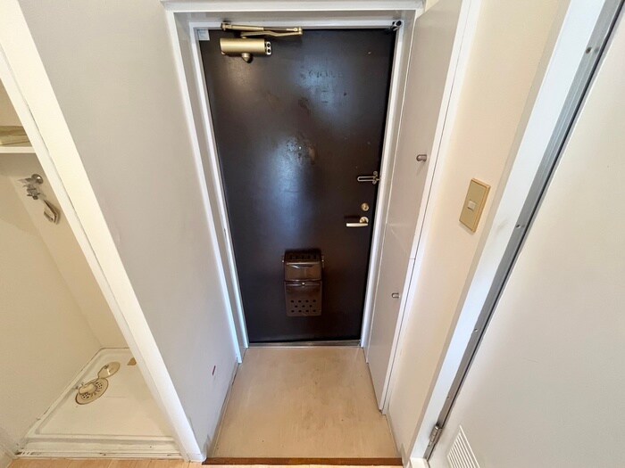 物件内観写真11　(玄関)