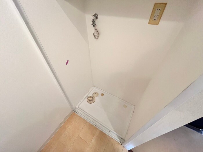 物件内観写真16　(洗濯機置場)