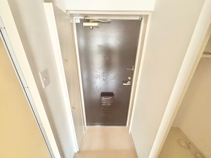 物件内観写真17　(玄関)
