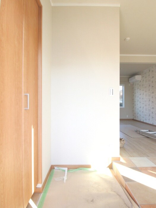 物件内観写真16　(玄関)