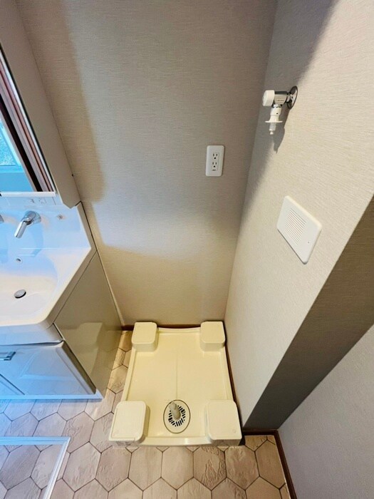 物件内観写真17　(洗濯機置場)