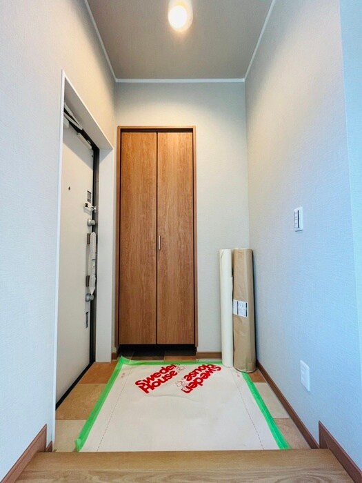 物件内観写真19　(玄関)