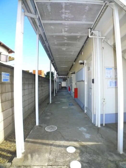 物件外観写真6　(エントランス部分)