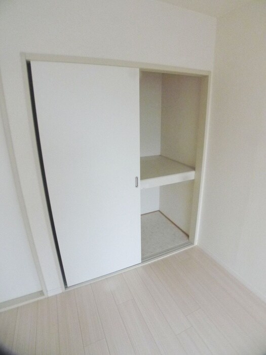 物件内観写真12　(収納)