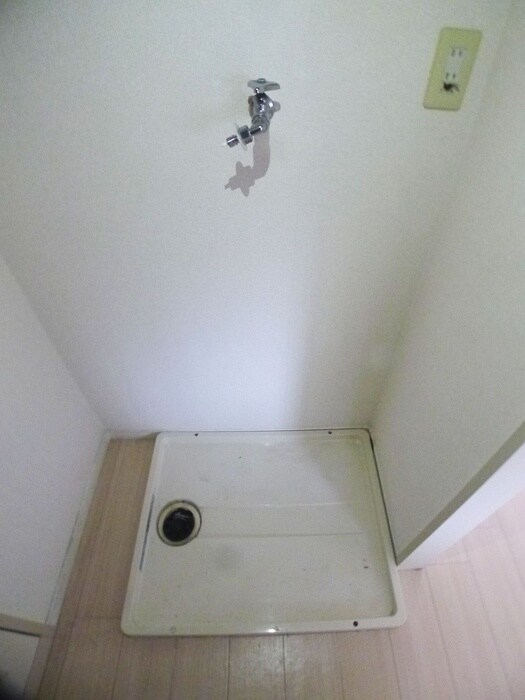 物件内観写真17　(洗濯機置場)