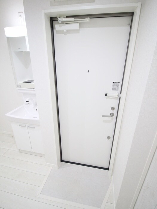 物件内観写真14　(玄関)