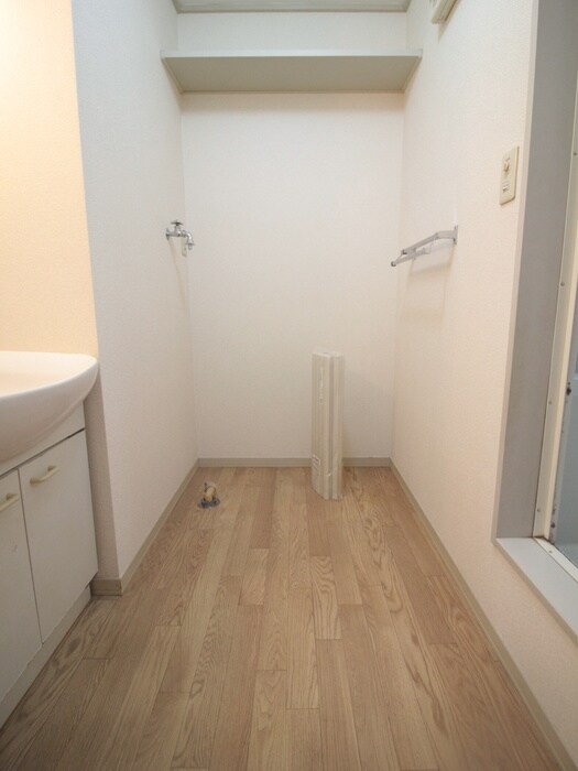 物件内観写真13　(洗濯機置場)