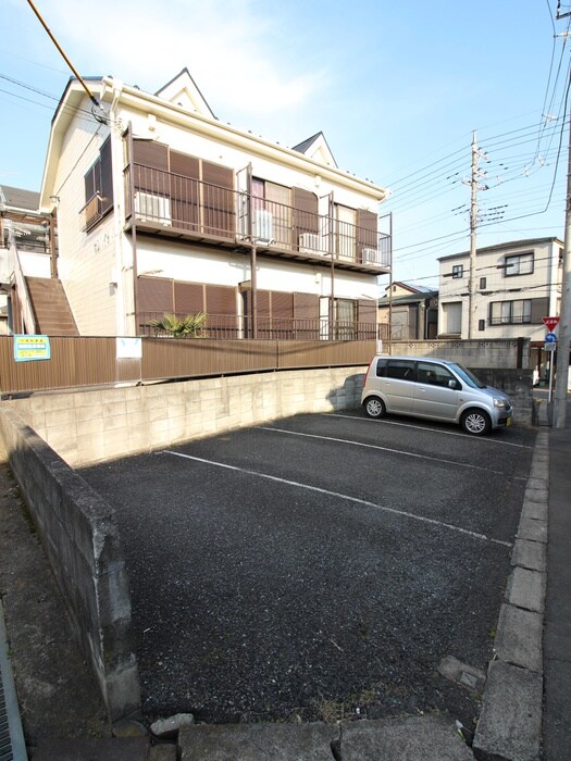 物件外観写真3　(駐車場)