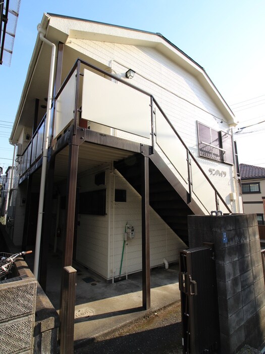 物件外観写真4　(エントランス部分)