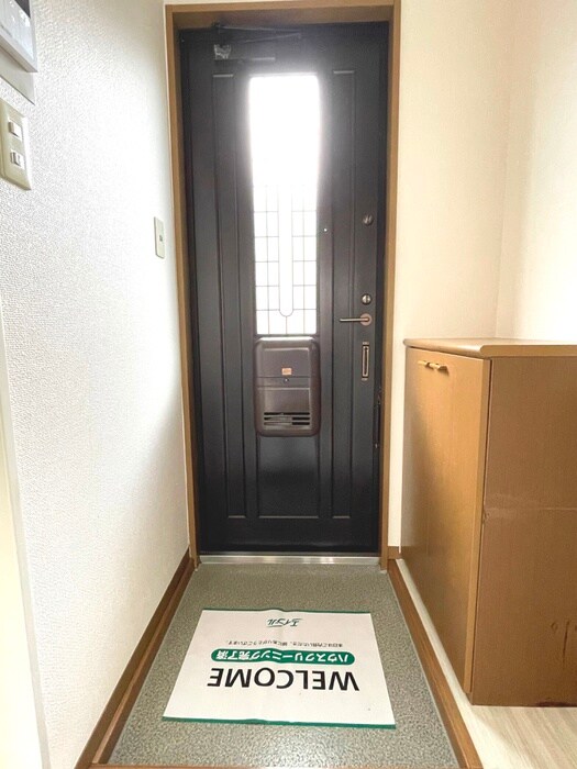 物件内観写真14　(玄関)