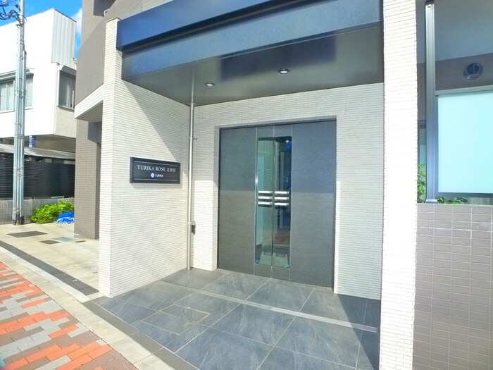 物件外観写真3　(エントランス部分)